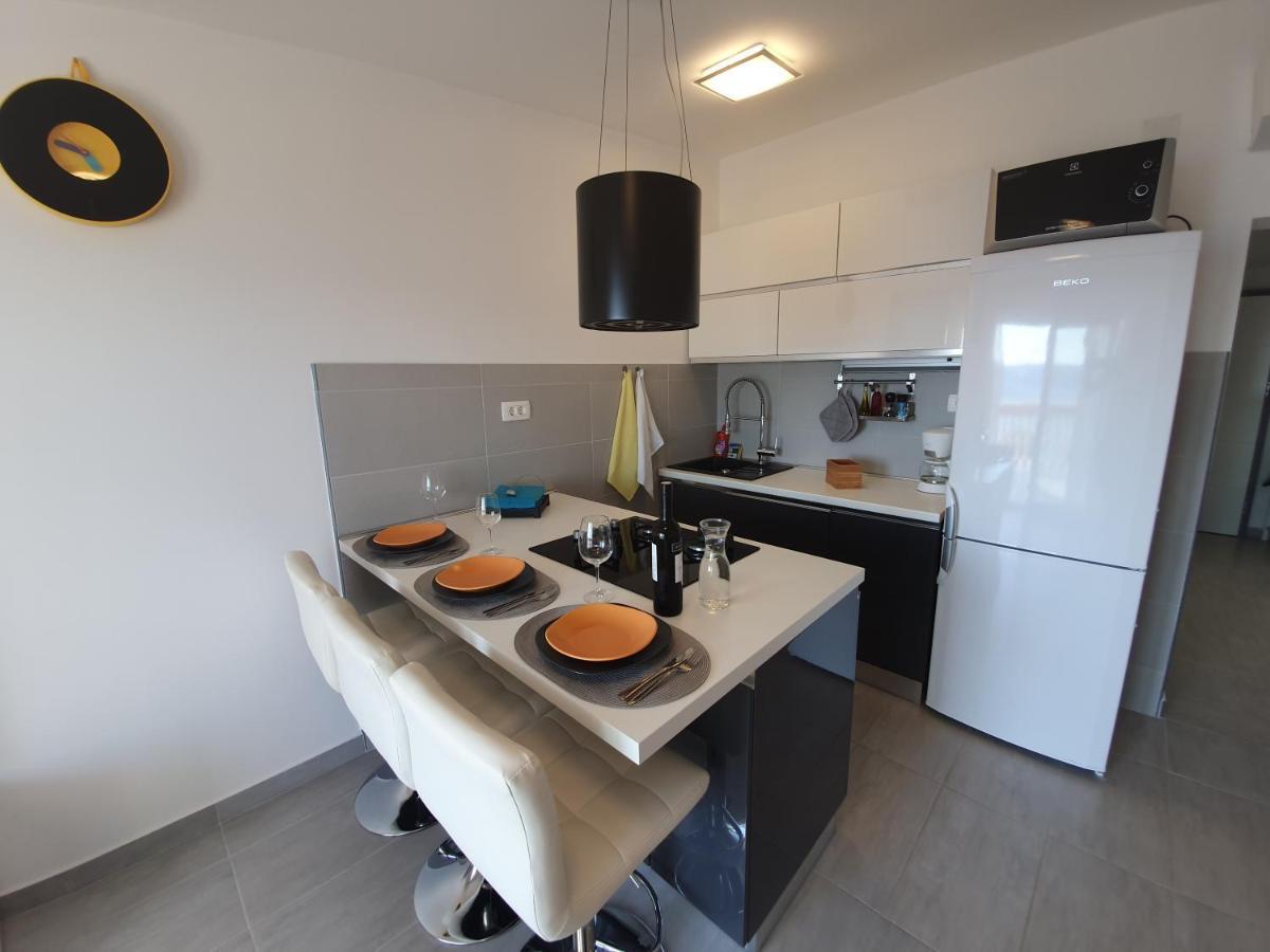 Comfortable Family Apt Iris 20M From Beach In Mandre Exterior photo