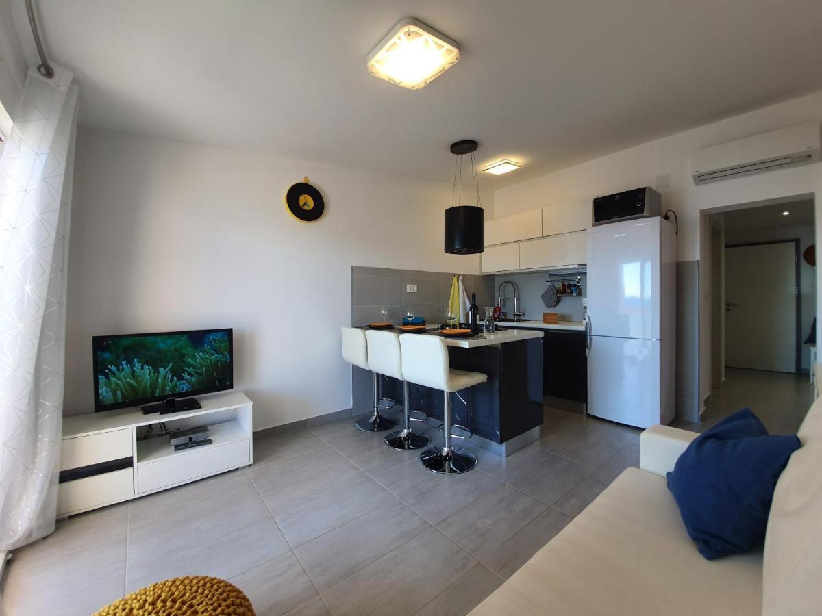 Comfortable Family Apt Iris 20M From Beach In Mandre Exterior photo