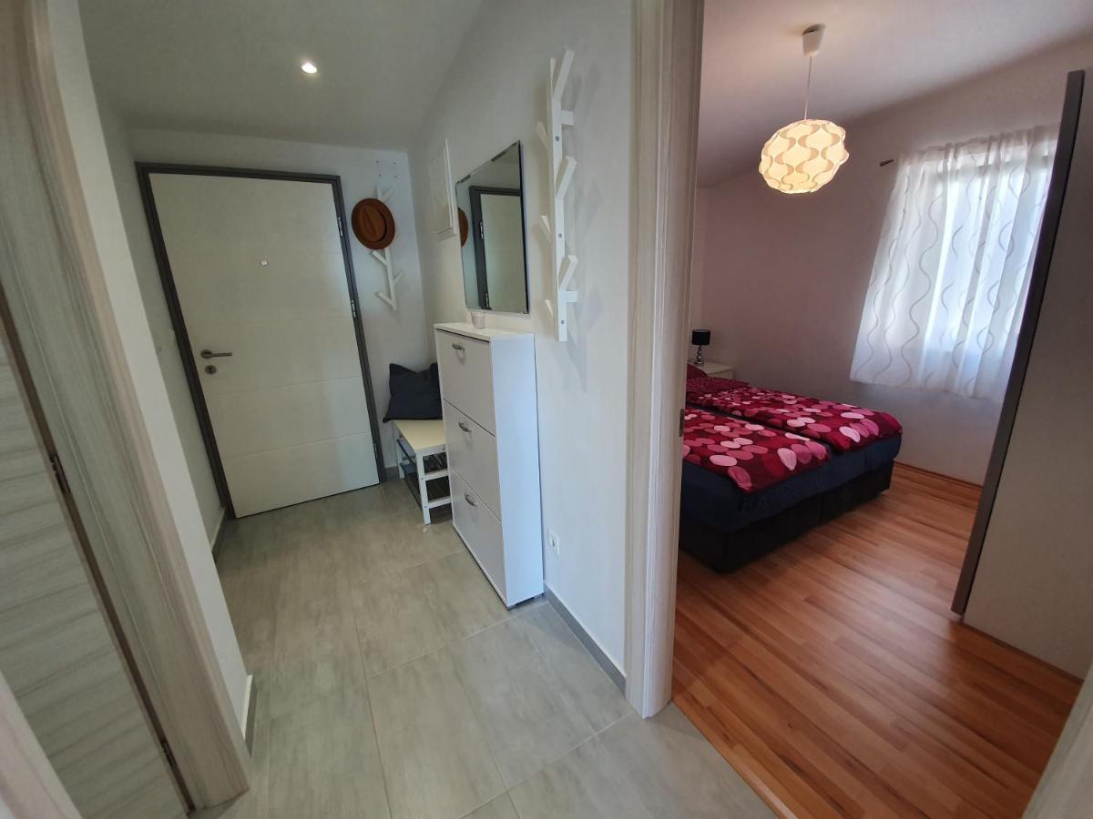 Comfortable Family Apt Iris 20M From Beach In Mandre Exterior photo
