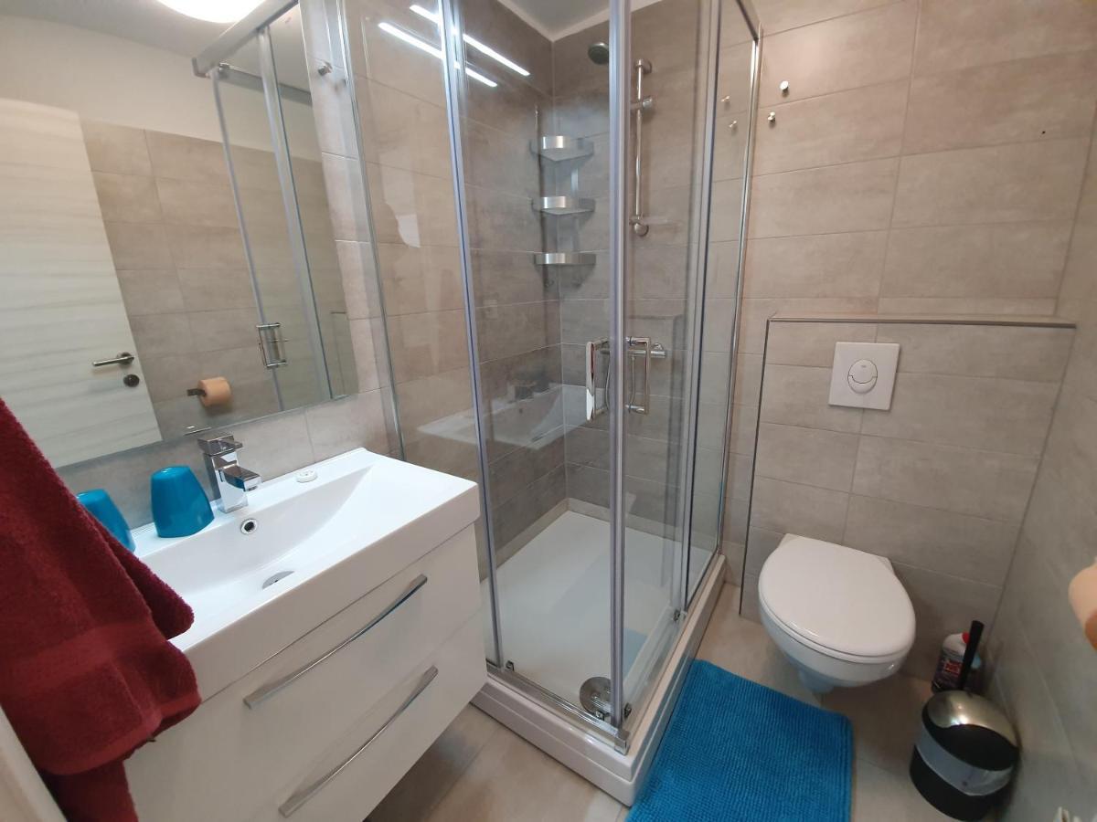 Comfortable Family Apt Iris 20M From Beach In Mandre Exterior photo