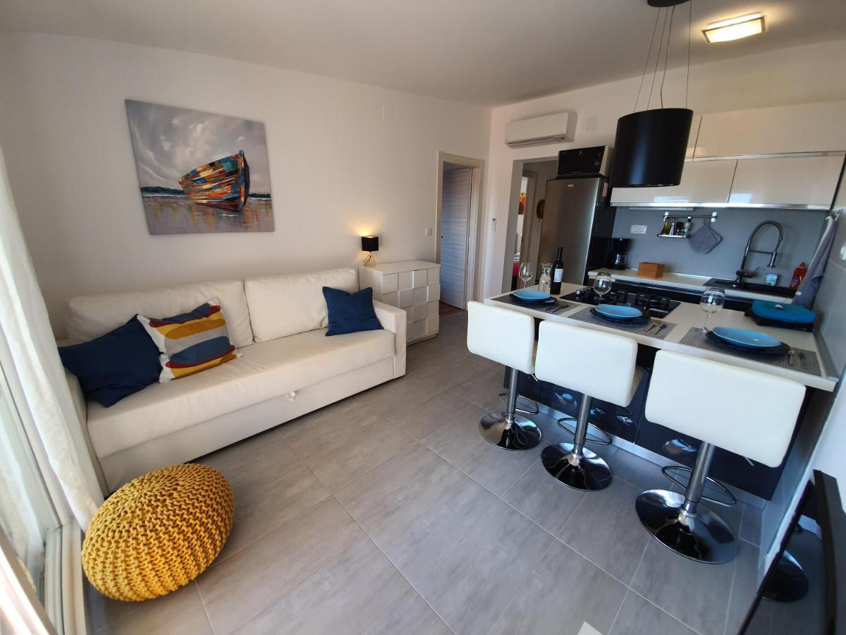 Comfortable Family Apt Iris 20M From Beach In Mandre Exterior photo