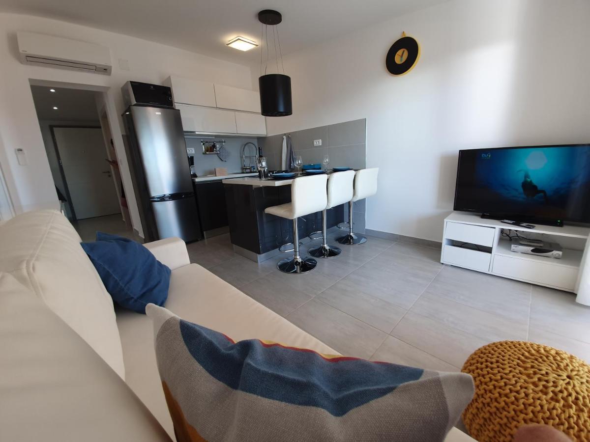 Comfortable Family Apt Iris 20M From Beach In Mandre Exterior photo